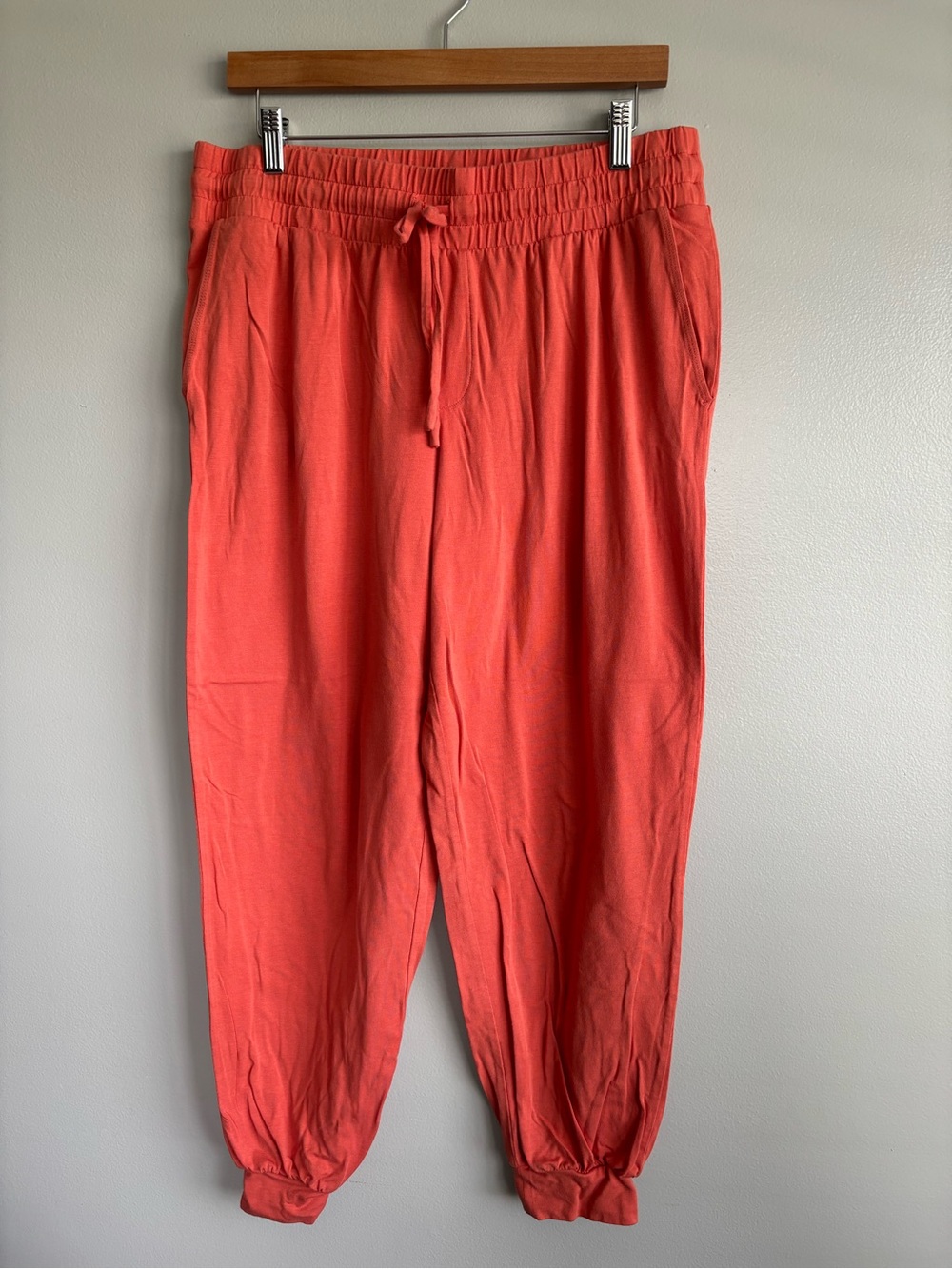 AnyBody Lounge Cozy Knit Joggers Pants Womens Medium Coral Stretch Drawstring